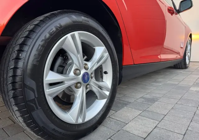 FORD Focus 1.6 TDCi DPF Champions Edition