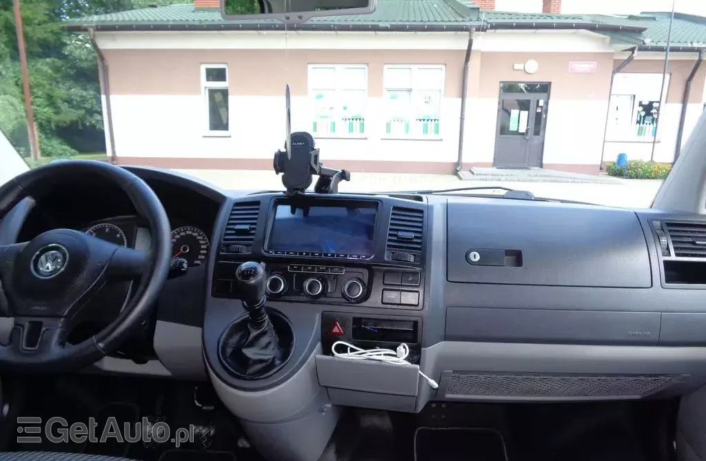 VOLKSWAGEN TRANSPORTER 