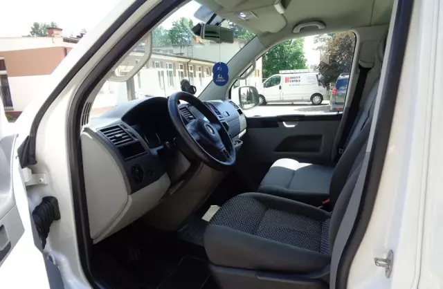 VOLKSWAGEN TRANSPORTER 