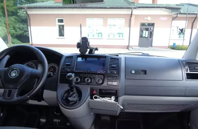 VOLKSWAGEN TRANSPORTER 