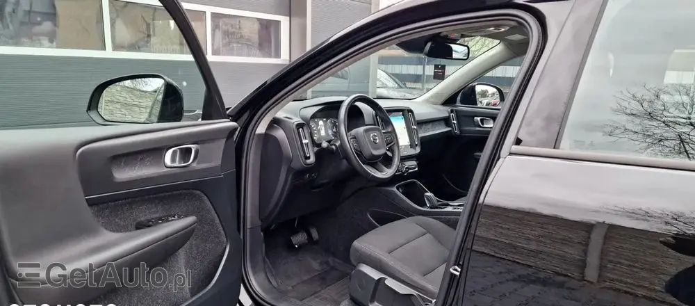 VOLVO XC 40 D3 Momentum