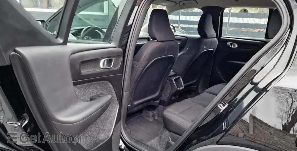 VOLVO XC 40 D3 Momentum