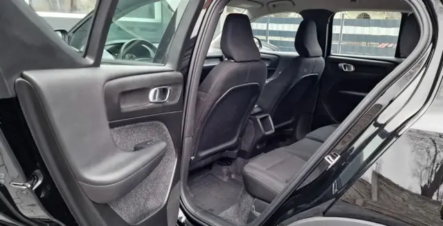 VOLVO XC 40 D3 Momentum