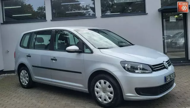 VOLKSWAGEN Touran 