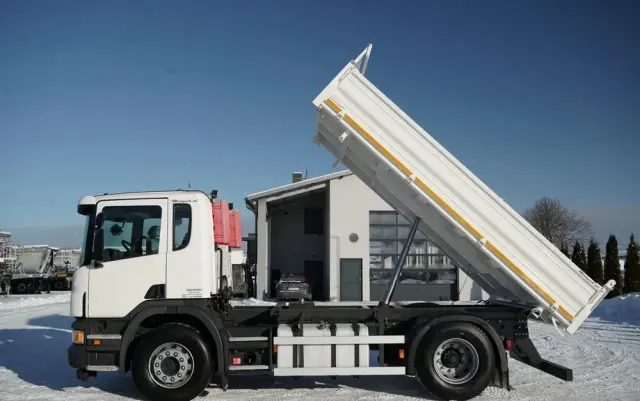 SCANIA P 360 / 4x2 / WYWROTKA 3 STRONNY KIPPER 4,5M / SPECJALNY /  EURO 6 / 