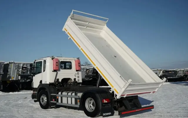 SCANIA P 360 / 4x2 / WYWROTKA 3 STRONNY KIPPER 4,5M / SPECJALNY /  EURO 6 / 