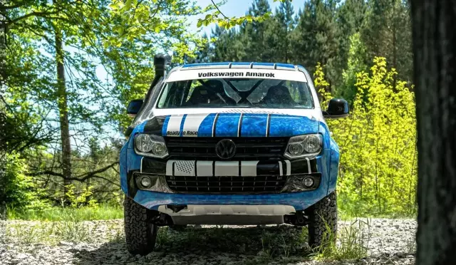 VOLKSWAGEN Amarok 