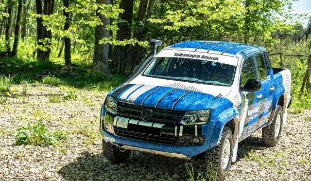 VOLKSWAGEN Amarok 