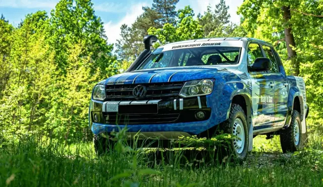 VOLKSWAGEN Amarok 