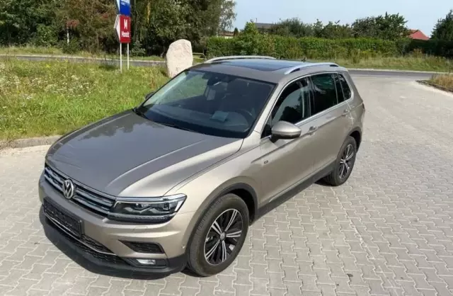 VOLKSWAGEN Tiguan 