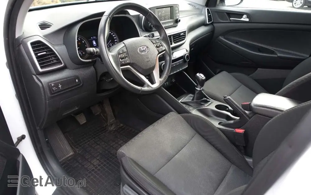 HYUNDAI Tucson 