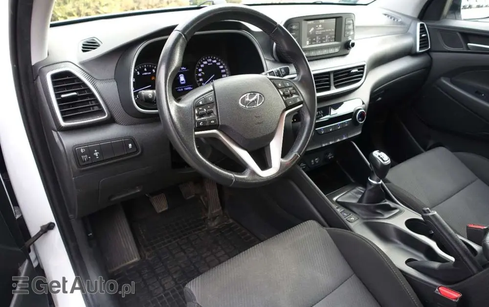 HYUNDAI Tucson 