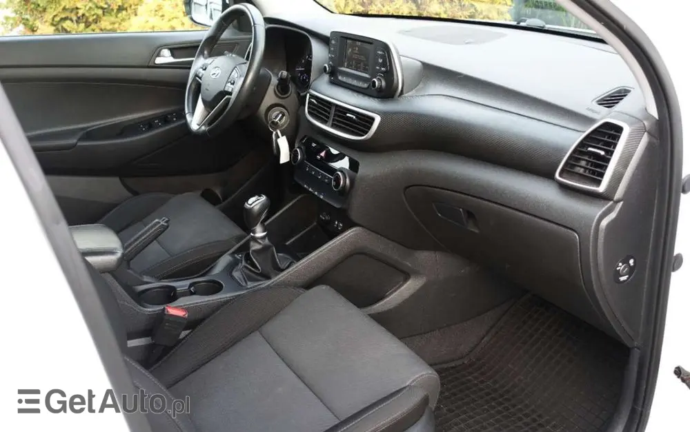 HYUNDAI Tucson 