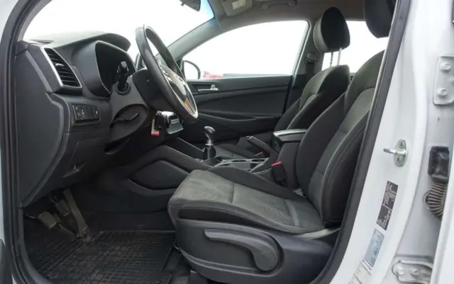 HYUNDAI Tucson 