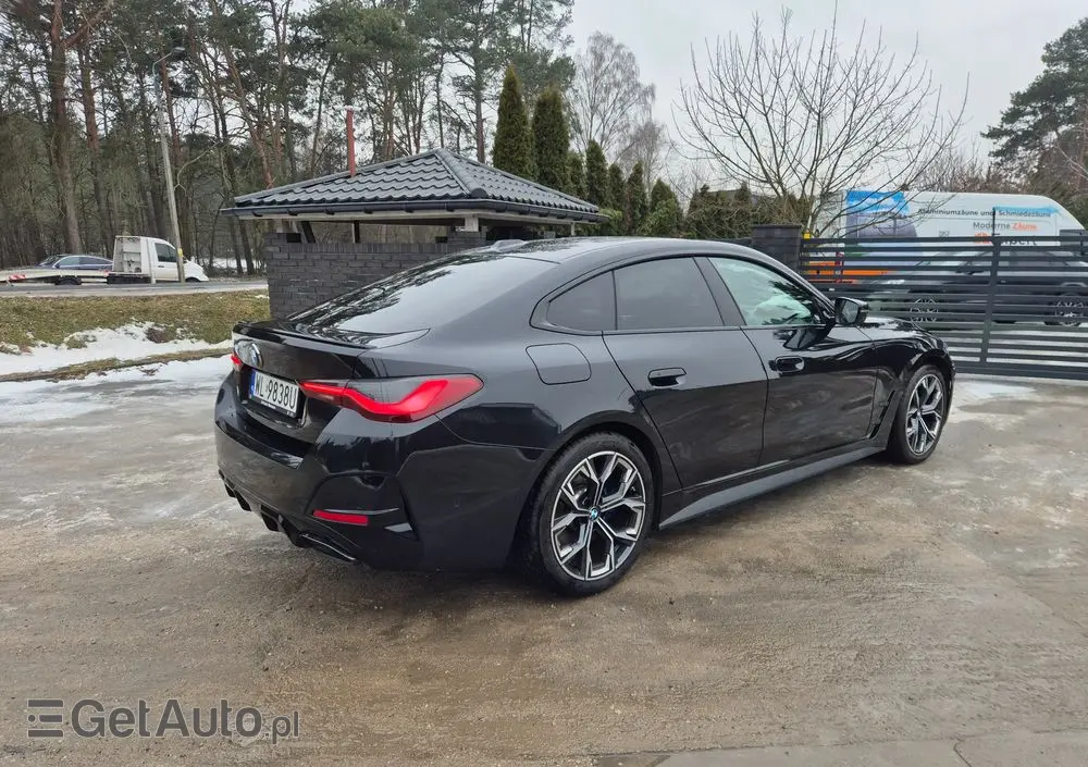 BMW Seria 4 M440i xDrive mHEV sport