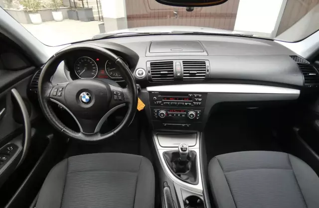 BMW Seria 1 116i (122 KM)