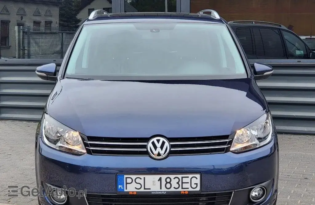 VOLKSWAGEN Touran 