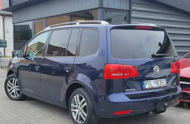 VOLKSWAGEN Touran 