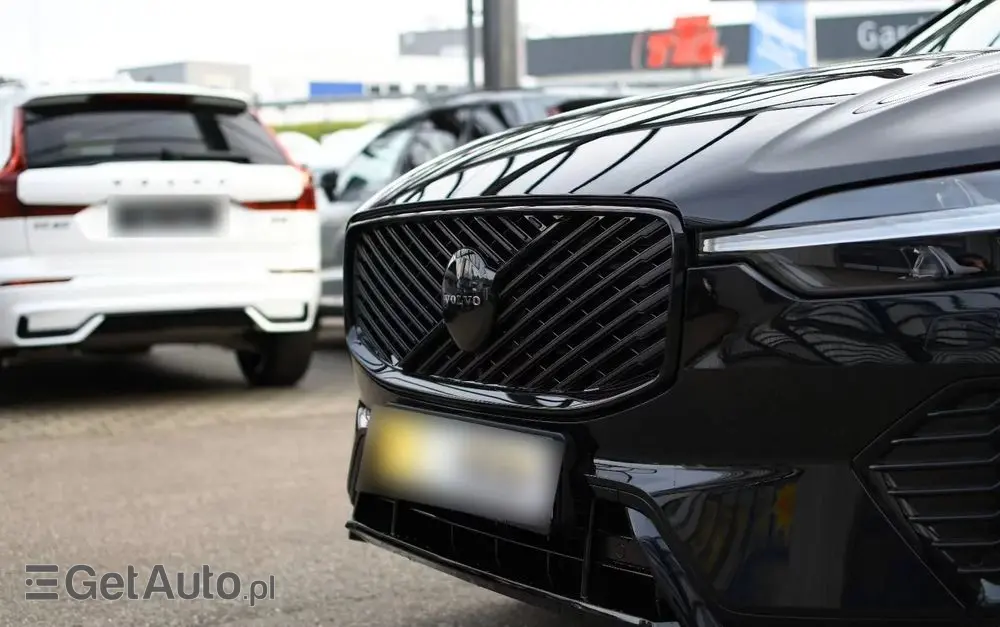 VOLVO XC 60 B5 B AWD Plus Black Edition