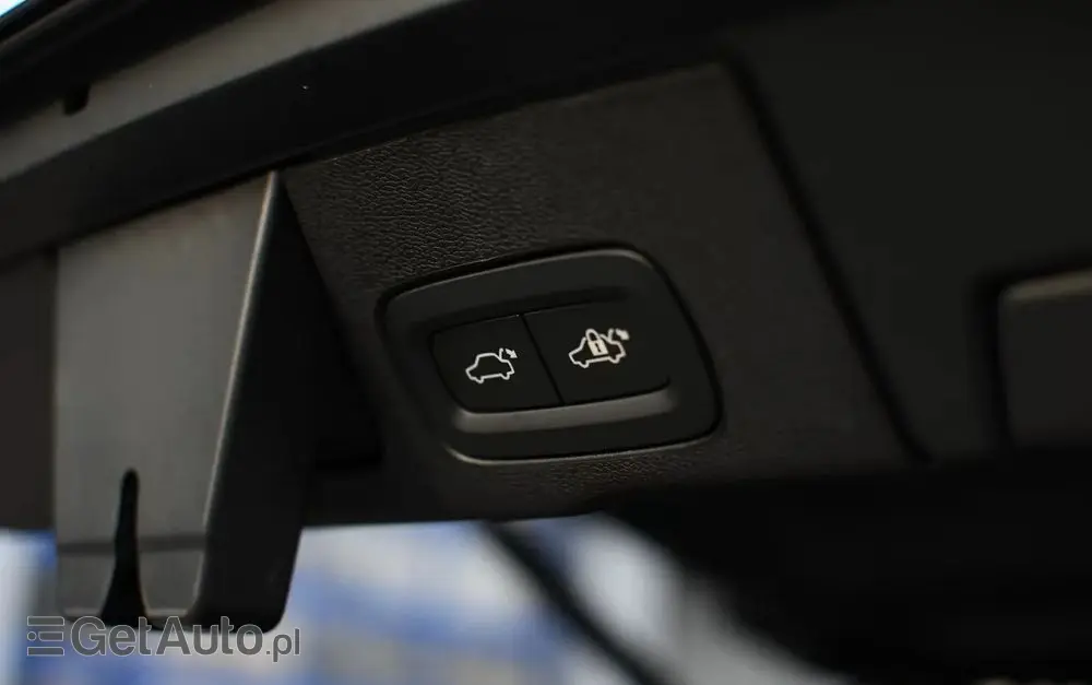 VOLVO XC 60 B5 B AWD Plus Black Edition