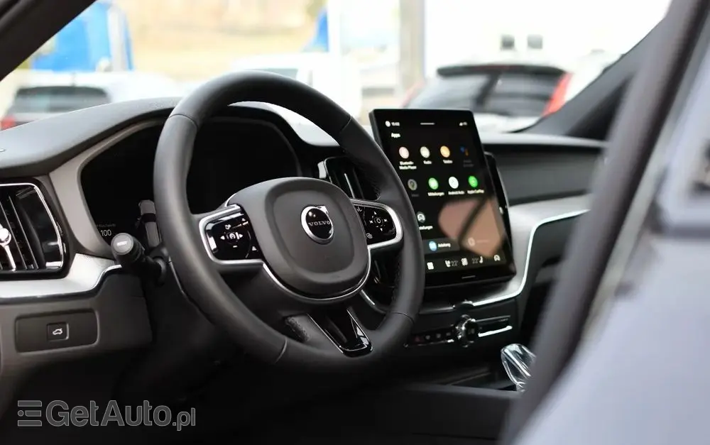 VOLVO XC 60 B5 B AWD Plus Black Edition