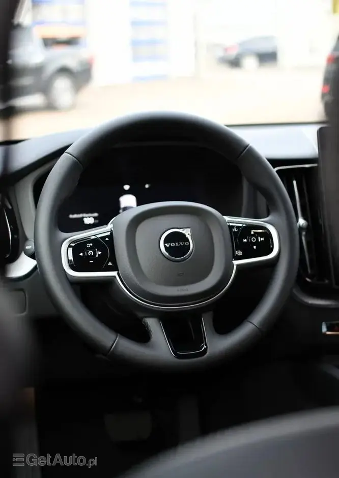 VOLVO XC 60 B5 B AWD Plus Black Edition