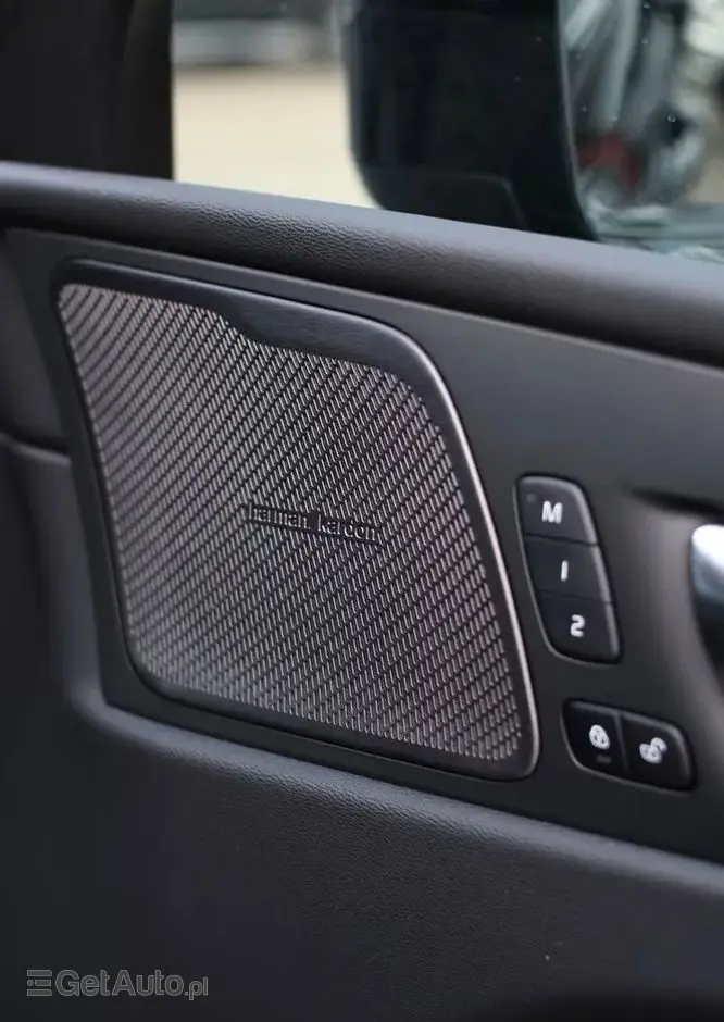 VOLVO XC 60 B5 B AWD Plus Black Edition