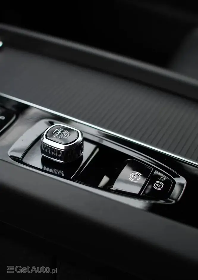 VOLVO XC 60 B5 B AWD Plus Black Edition