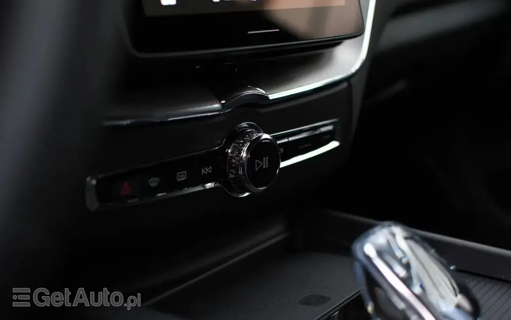 VOLVO XC 60 B5 B AWD Plus Black Edition