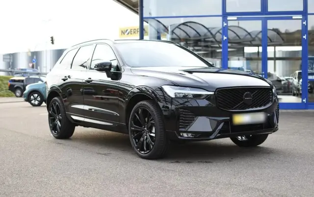 VOLVO XC 60 B5 B AWD Plus Black Edition
