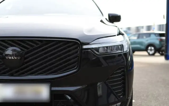 VOLVO XC 60 B5 B AWD Plus Black Edition