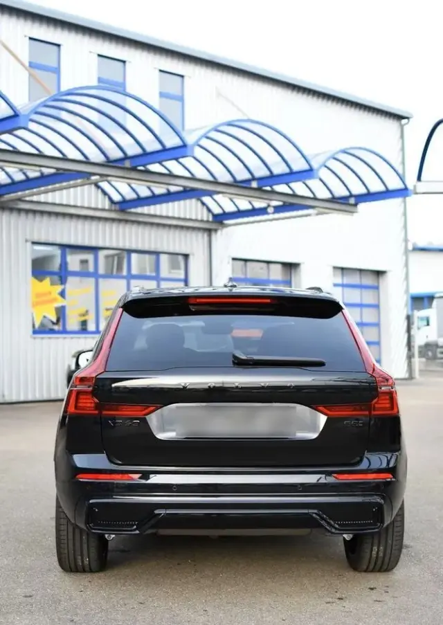 VOLVO XC 60 B5 B AWD Plus Black Edition