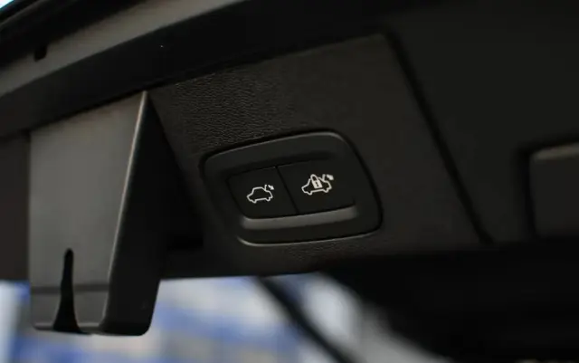 VOLVO XC 60 B5 B AWD Plus Black Edition