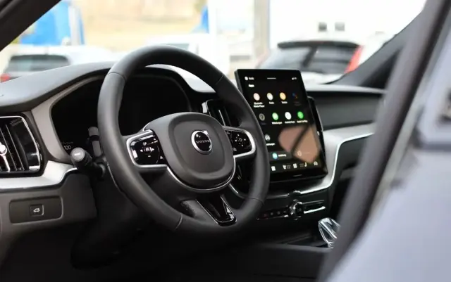 VOLVO XC 60 B5 B AWD Plus Black Edition