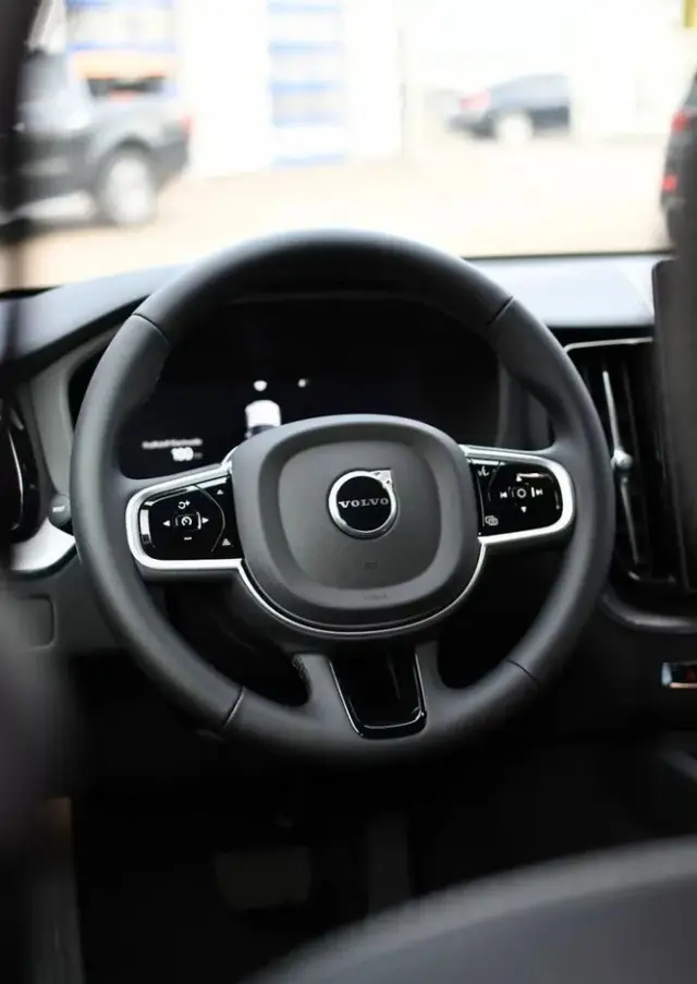 VOLVO XC 60 B5 B AWD Plus Black Edition