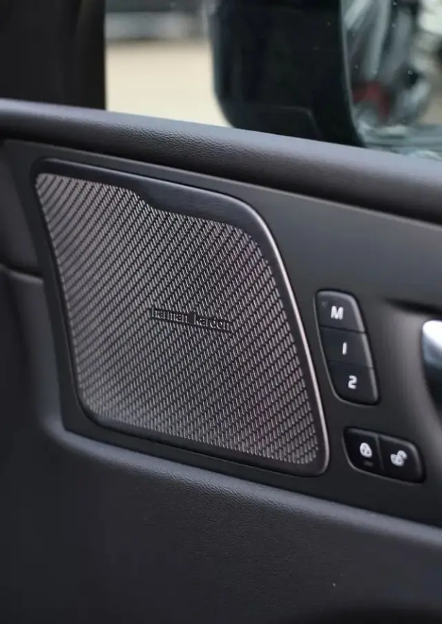 VOLVO XC 60 B5 B AWD Plus Black Edition