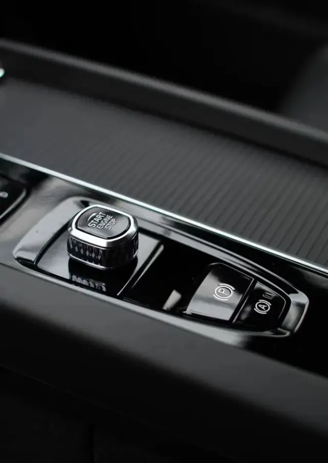 VOLVO XC 60 B5 B AWD Plus Black Edition