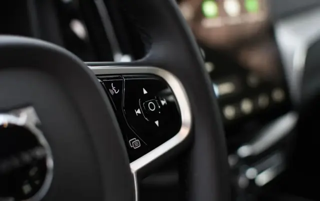 VOLVO XC 60 B5 B AWD Plus Black Edition