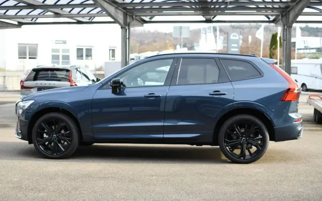 VOLVO XC 60 B5 B AWD Plus Black Edition