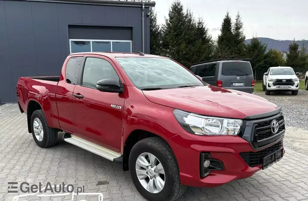 TOYOTA Hilux 