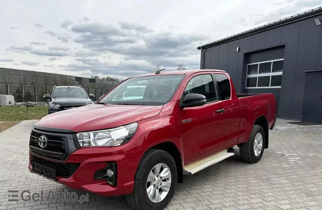 TOYOTA Hilux 