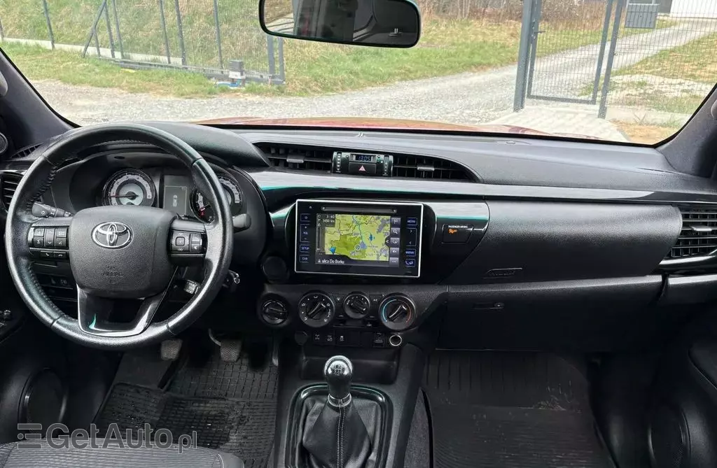TOYOTA Hilux 