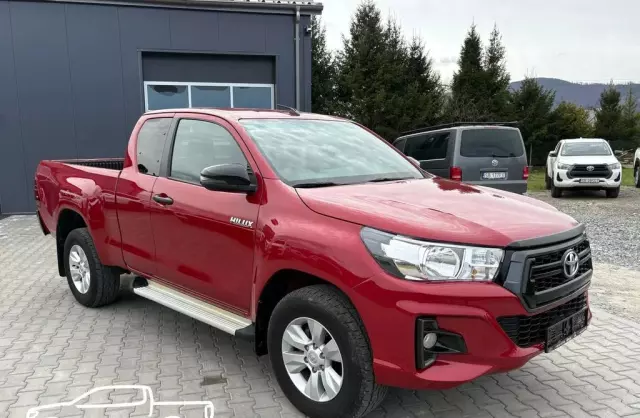 TOYOTA Hilux 
