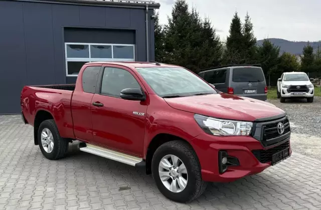 TOYOTA Hilux 