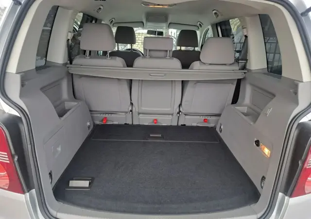 VOLKSWAGEN Touran 1.4 TSI DSG Comfortline