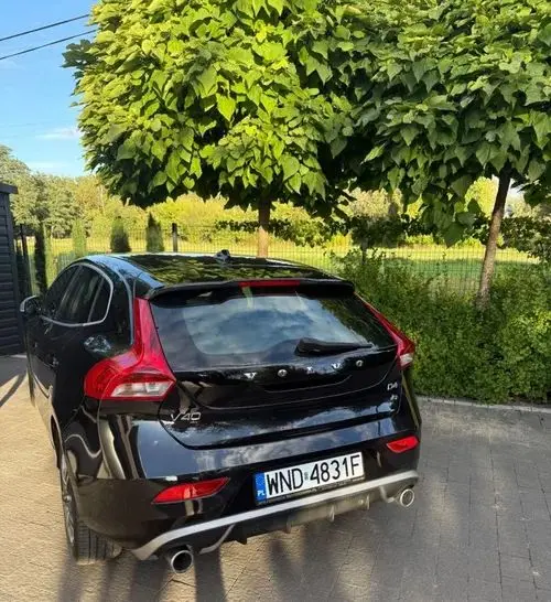 VOLVO V40 