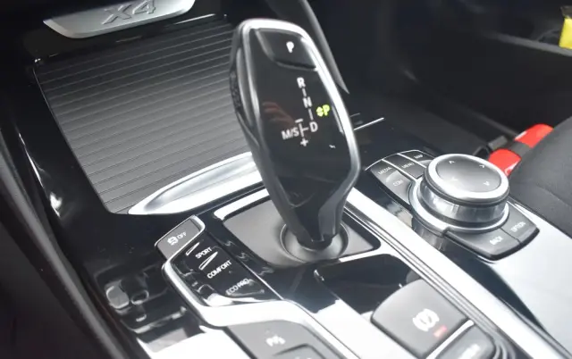 BMW X4 XDrive20i GPF Advantage sport