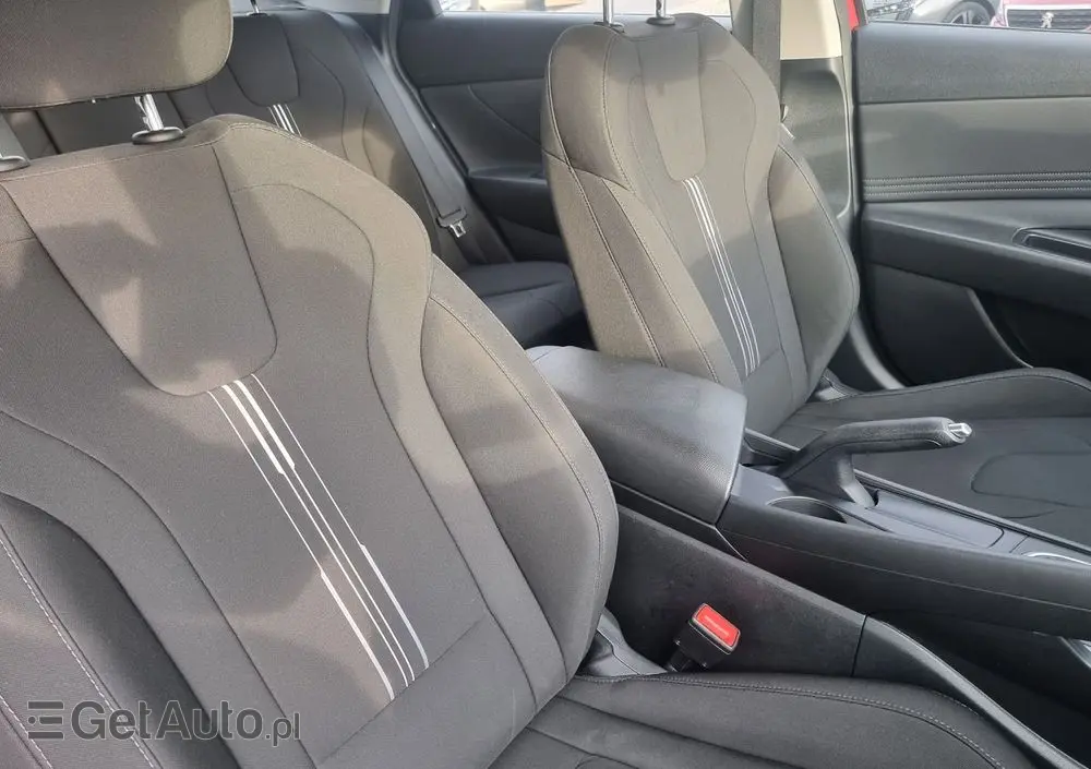 HYUNDAI Elantra 1.6 Smart