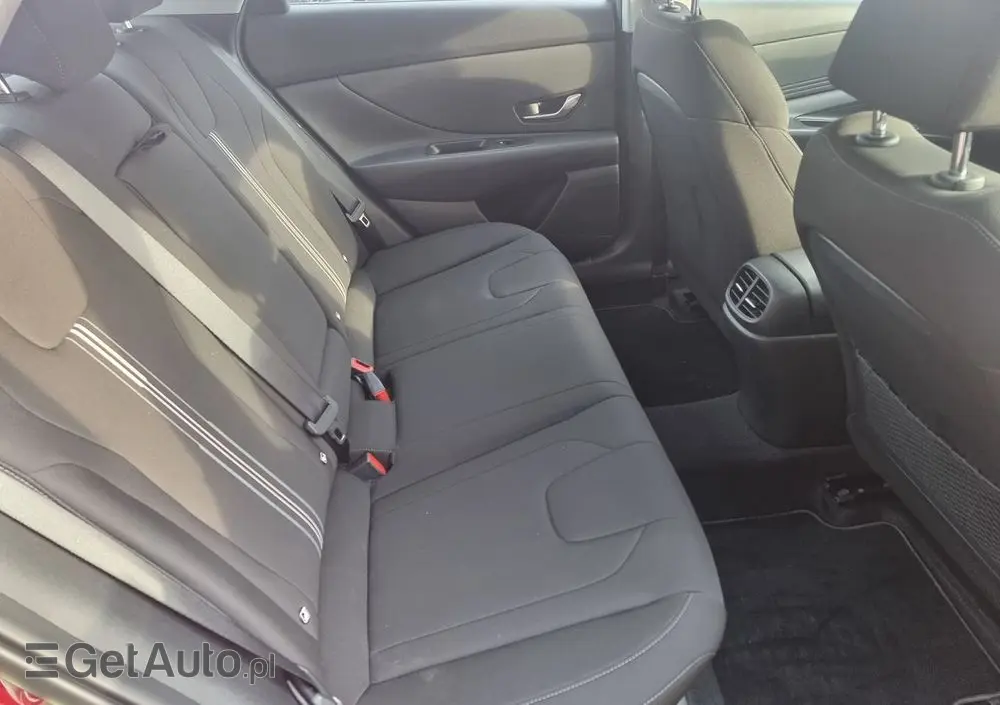 HYUNDAI Elantra 1.6 Smart