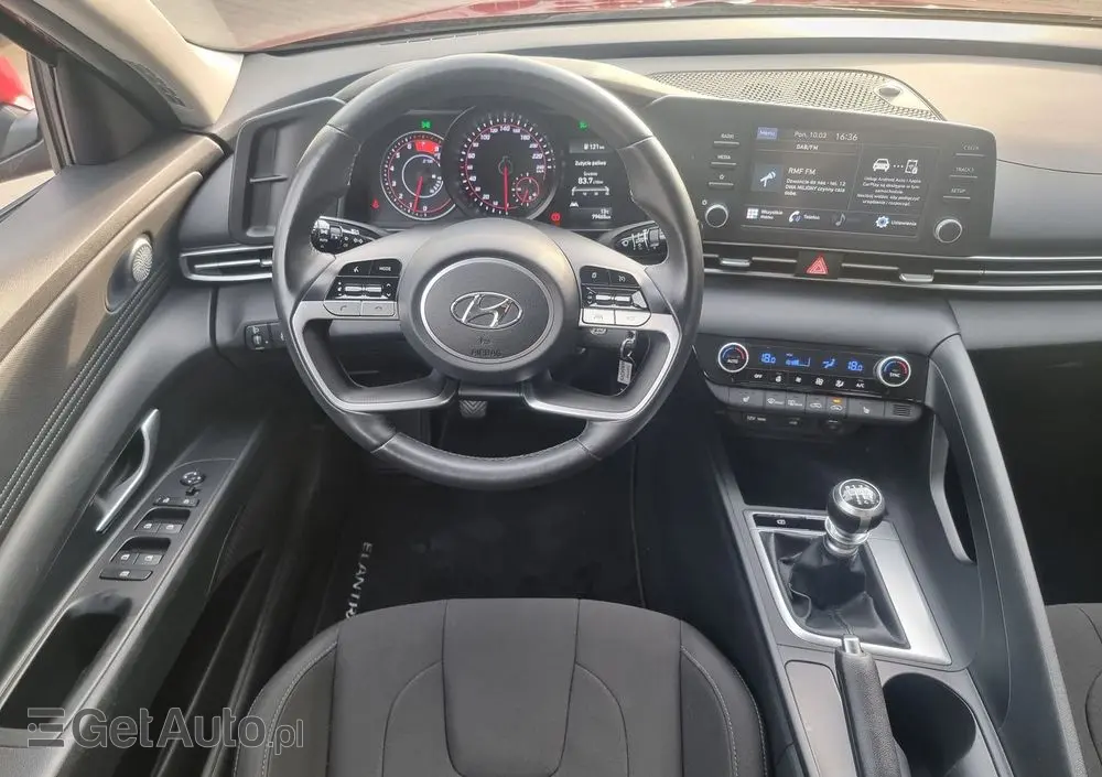 HYUNDAI Elantra 1.6 Smart